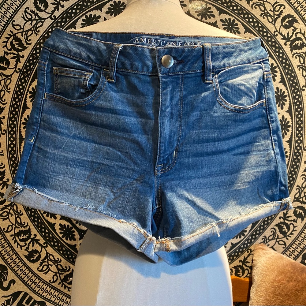 ✨ AMERICAN EAGLE HIGH RISE SHORTIE SHORTS ✨